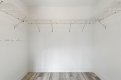 Снять в аренду виллу или дом в Майами, Флорида 3 спальни, 167.22м2, № 1973036 - фото 25