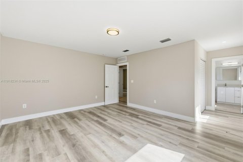 Снять в аренду виллу или дом в Майами, Флорида 3 спальни, 167.22м2, № 1973036 - фото 23