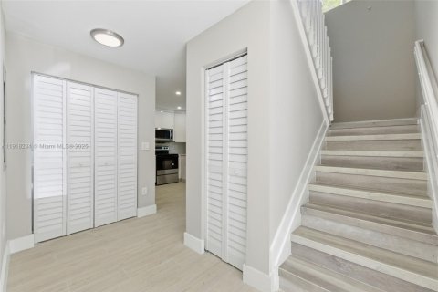 Снять в аренду виллу или дом в Майами, Флорида 3 спальни, 167.22м2, № 1973036 - фото 18