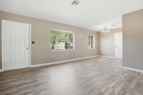 Casa en venta en Leesburg, Florida, 3 dormitorios, 115.29 m2 № 2216723 - foto 4