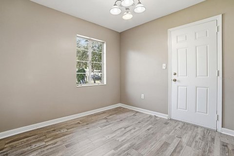 Casa en venta en Leesburg, Florida, 3 dormitorios, 115.29 m2 № 2216723 - foto 6