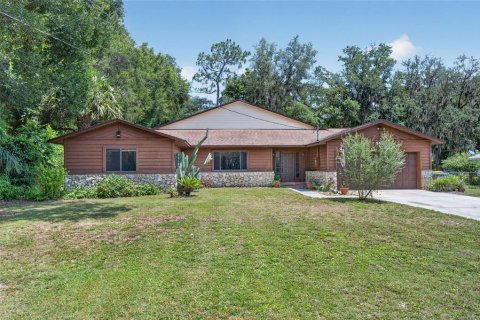 House in De Leon Springs, Florida 3 bedrooms, 213.4 sq.m. № 2204147