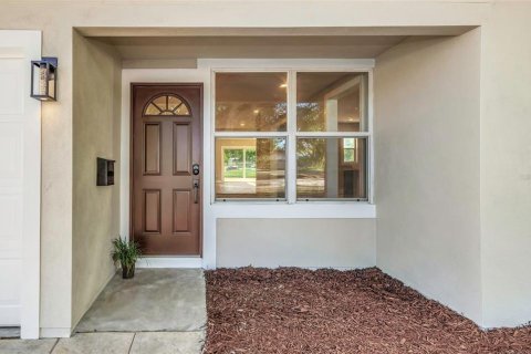 House in Saint Petersburg, Florida 3 bedrooms, 147.71 sq.m. № 2221341 - photo 5