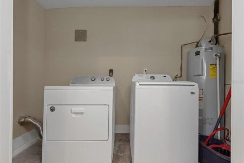 House in Saint Petersburg, Florida 3 bedrooms, 147.71 sq.m. № 2221341 - photo 23