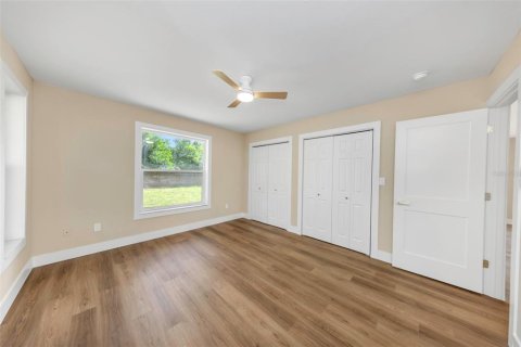 House in Saint Petersburg, Florida 3 bedrooms, 147.71 sq.m. № 2221341 - photo 29