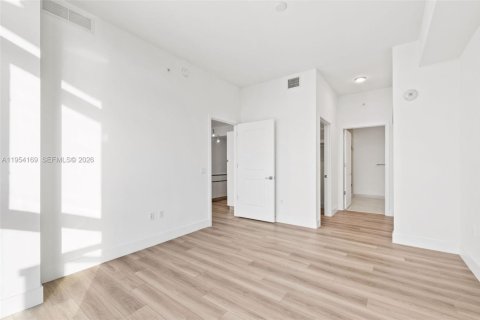 Apartment in Hallandale Beach, Florida 2 bedrooms, 120.49 sq.m. № 2153319 - photo 21