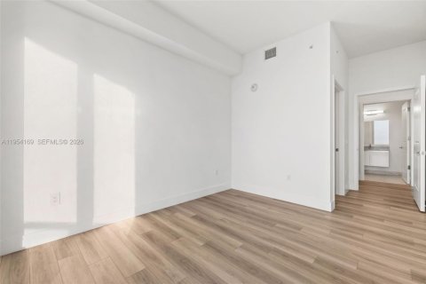Apartment in Hallandale Beach, Florida 2 bedrooms, 120.49 sq.m. № 2153319 - photo 30