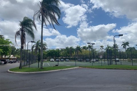 Купить кондоминиум в Мирамар, Флорида 1 спальня, 61.78м2, № 2042812 - фото 24