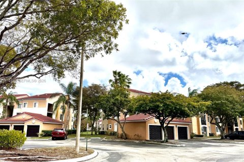 Купить кондоминиум в Мирамар, Флорида 1 спальня, 61.78м2, № 2042812 - фото 7