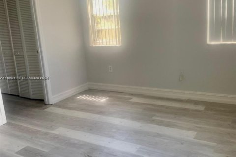 Купить кондоминиум в Мирамар, Флорида 1 спальня, 61.78м2, № 2042812 - фото 11