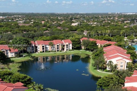 Купить кондоминиум в Мирамар, Флорида 1 спальня, 61.78м2, № 2042812 - фото 4