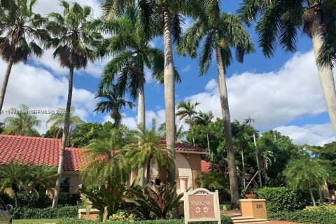 Купить кондоминиум в Мирамар, Флорида 1 спальня, 61.78м2, № 2042812 - фото 5