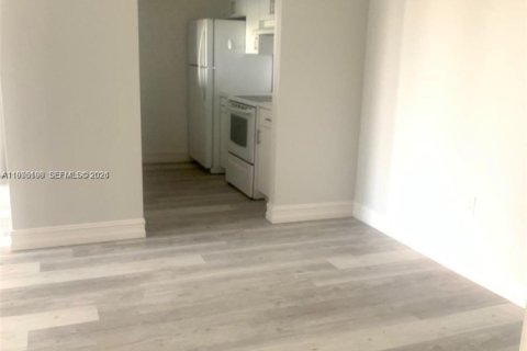 Купить кондоминиум в Мирамар, Флорида 1 спальня, 61.78м2, № 2042812 - фото 12