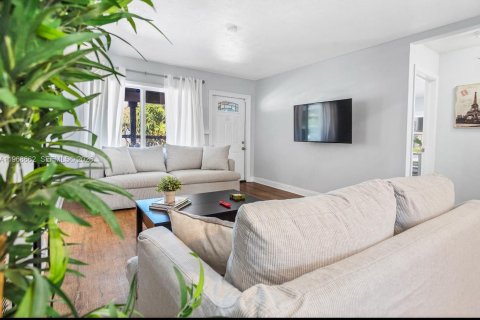 Casa en venta en Pompano Beach, Florida, 3 dormitorios, 113.34 m2 № 2031703 - foto 14