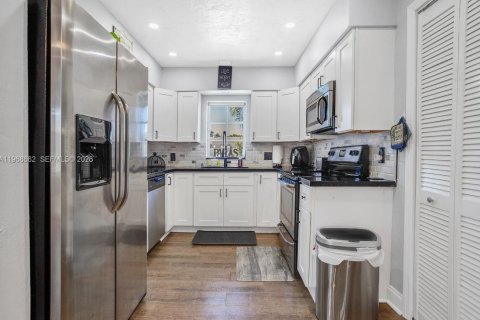 Casa en venta en Pompano Beach, Florida, 3 dormitorios, 113.34 m2 № 2031703 - foto 18