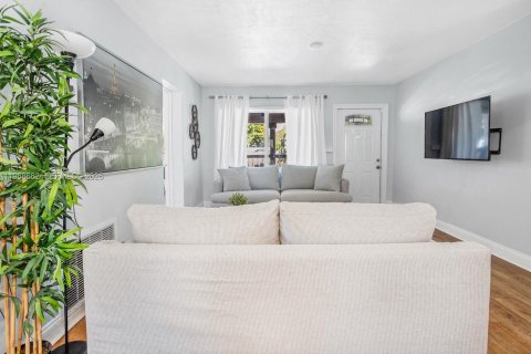 Casa en venta en Pompano Beach, Florida, 3 dormitorios, 113.34 m2 № 2031703 - foto 15