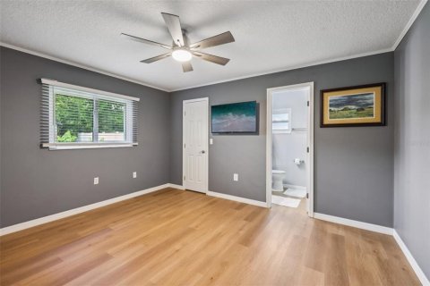 House in Tavares, Florida 2 bedrooms, 114.64 sq.m. № 1816552 - photo 21