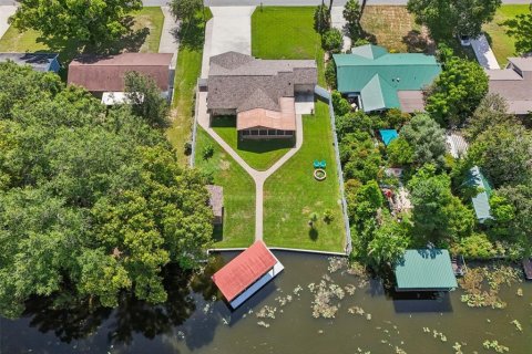 House in Tavares, Florida 2 bedrooms, 114.64 sq.m. № 1816552 - photo 18