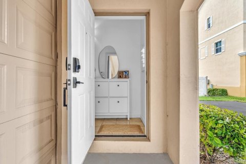 Купить таунхаус в Лайтхаус-Пойнт, Флорида 7 комнат, 132.85м2, № 2081576 - фото 3