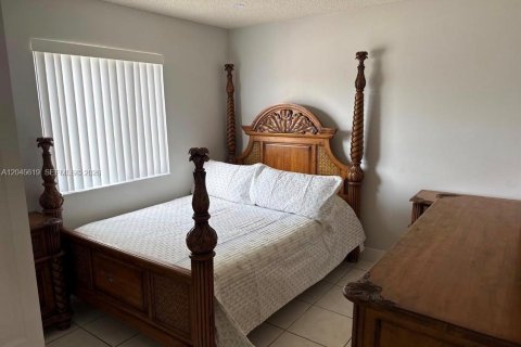 Villa ou maison à vendre à Miami, Floride: 3 chambres, 116.03 m2 № 2176519 - photo 13