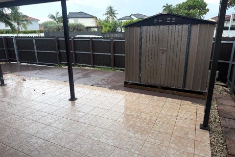 Villa ou maison à vendre à Miami, Floride: 3 chambres, 116.03 m2 № 2176519 - photo 18