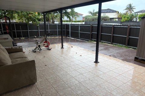 Villa ou maison à vendre à Miami, Floride: 3 chambres, 116.03 m2 № 2176519 - photo 19