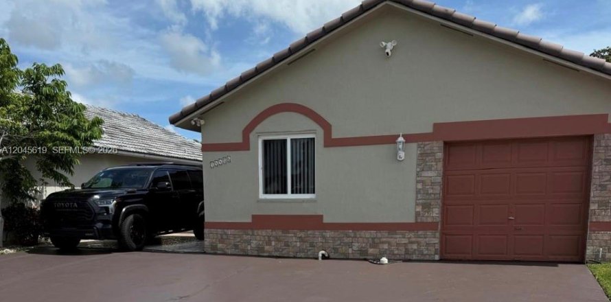 Villa ou maison à Miami, Floride 3 chambres, 116.03 m2 № 2176519
