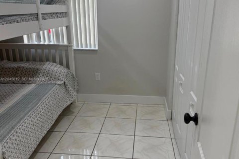 Villa ou maison à vendre à Miami, Floride: 3 chambres, 116.03 m2 № 2176519 - photo 12