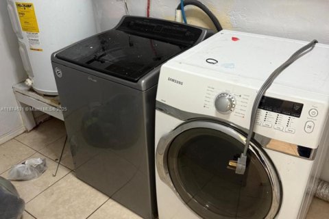 Снять в аренду виллу или дом в Мирамар, Флорида 2 спальни, 97.55м2, № 1921880 - фото 18