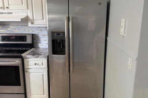 Снять в аренду виллу или дом в Мирамар, Флорида 2 спальни, 97.55м2, № 1921880 - фото 3