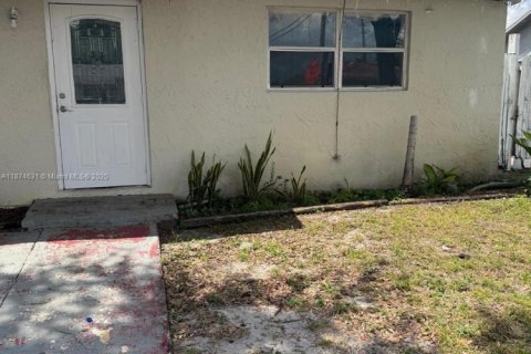 Снять в аренду виллу или дом в Мирамар, Флорида 2 спальни, 97.55м2, № 1921880 - фото 19