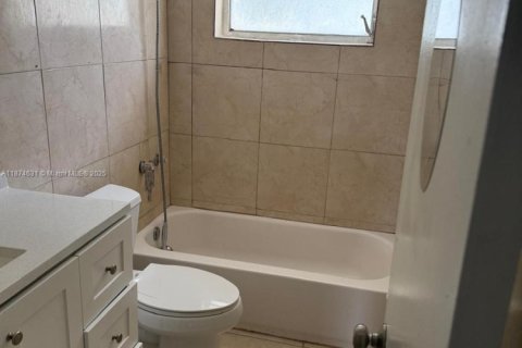 Снять в аренду виллу или дом в Мирамар, Флорида 2 спальни, 97.55м2, № 1921880 - фото 10