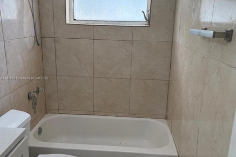 Снять в аренду виллу или дом в Мирамар, Флорида 2 спальни, 97.55м2, № 1921880 - фото 14