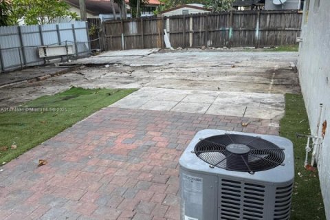 Снять в аренду виллу или дом в Мирамар, Флорида 2 спальни, 97.55м2, № 1921880 - фото 23