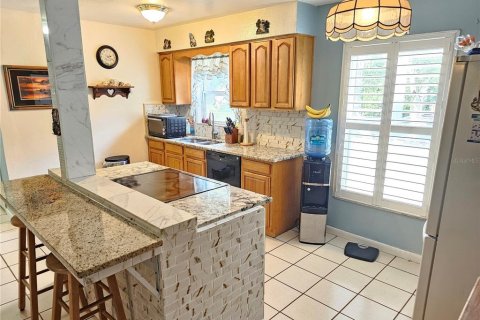 House in Tarpon Springs, Florida 3 bedrooms, 104.61 sq.m. № 1883218 - photo 7