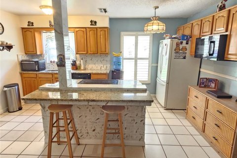 House in Tarpon Springs, Florida 3 bedrooms, 104.61 sq.m. № 1883218 - photo 6