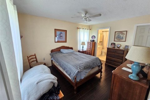 House in Tarpon Springs, Florida 3 bedrooms, 104.61 sq.m. № 1883218 - photo 11