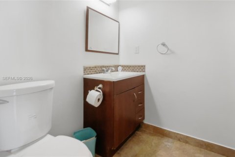 Condo in Pembroke Pines, Florida, 1 bedroom  № 2177513 - photo 9
