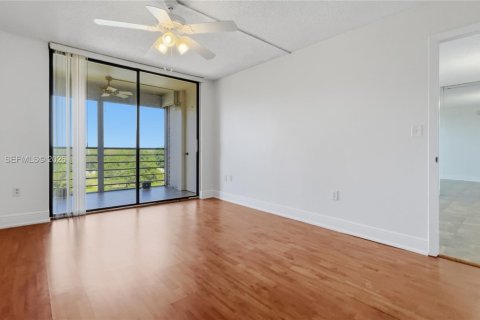 Condo in Pembroke Pines, Florida, 1 bedroom  № 2177513 - photo 29