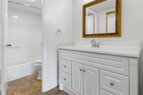 Condo in Pembroke Pines, Florida, 1 bedroom  № 2177513 - photo 8