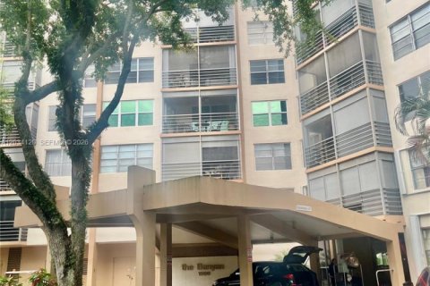 Condo in Pembroke Pines, Florida, 1 bedroom  № 2177513 - photo 23