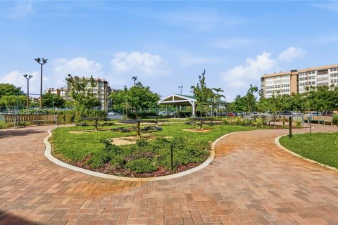 Condo in Pembroke Pines, Florida, 1 bedroom  № 2177513 - photo 17