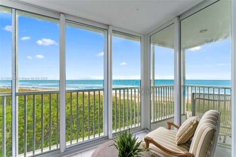 Condo in Hutchinson Island South, Florida, 2 bedrooms  № 1935800 - photo 4