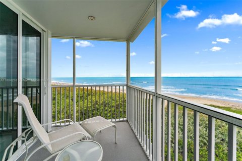 Condo in Hutchinson Island South, Florida, 2 bedrooms  № 1935800 - photo 10