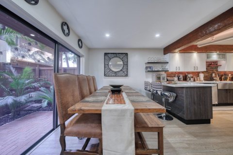 Condo in Miami, Florida, 3 bedrooms  № 1938750 - photo 12