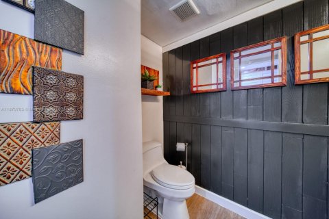 Condo in Miami, Florida, 3 bedrooms  № 1938750 - photo 21