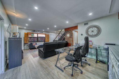 Condo in Miami, Florida, 3 bedrooms  № 1938750 - photo 18