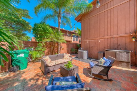 Condo in Miami, Florida, 3 bedrooms  № 1938750 - photo 4