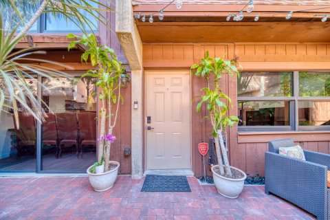 Condo in Miami, Florida, 3 bedrooms  № 1938750 - photo 7