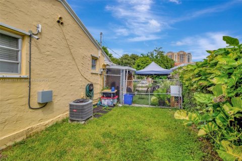 Casa en venta en Miami, Florida, 3 dormitorios, 143.16 m2 № 1850362 - foto 26